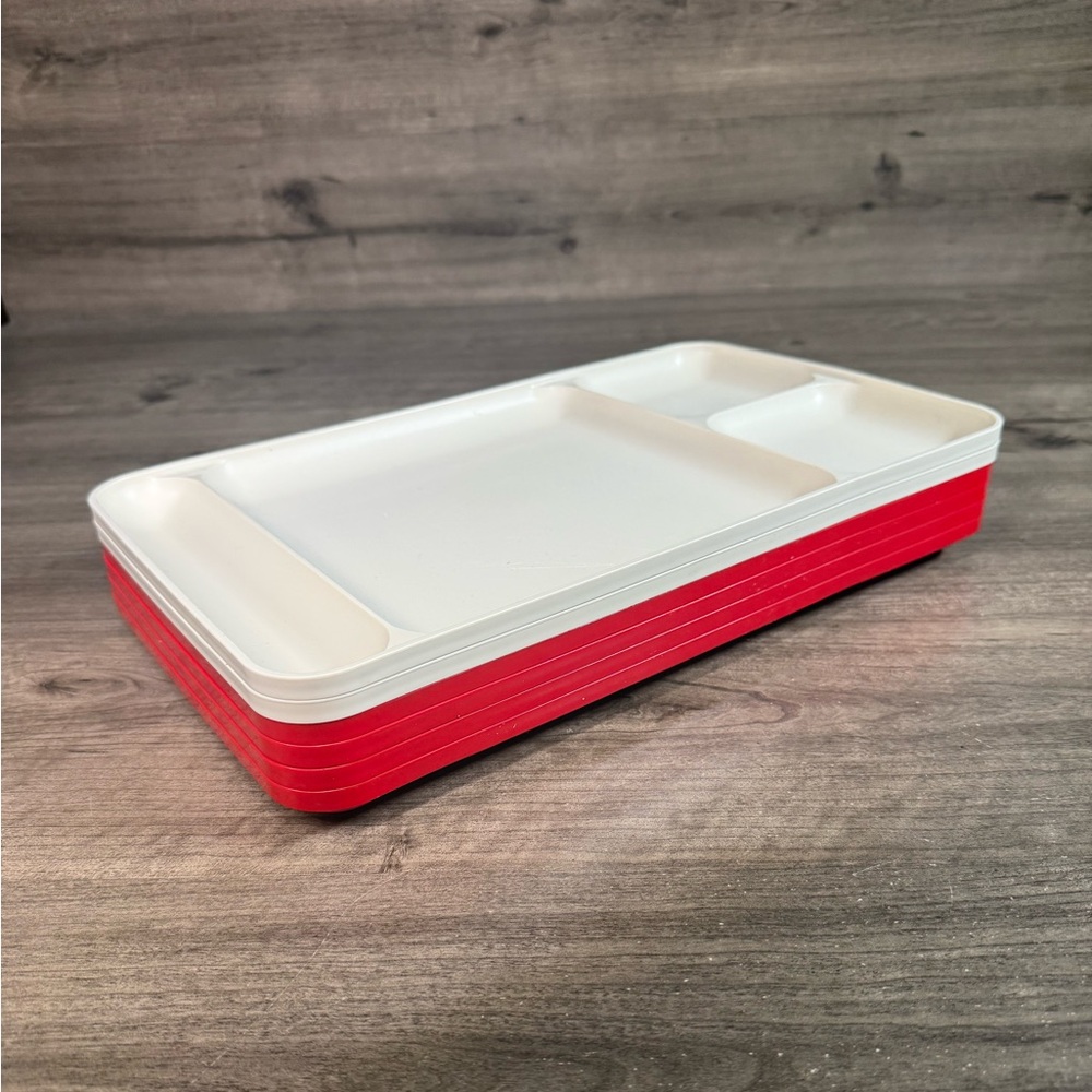 Vintage Tupperware Divided Dinner/Lunch Tray (2 Tan/4 Red) 1535